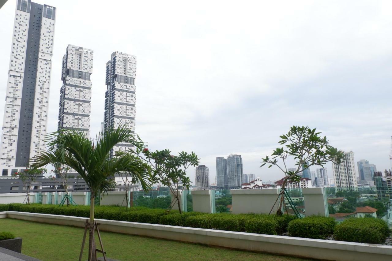 The Pinnacle Tower Johor Bahru Exteriör bild